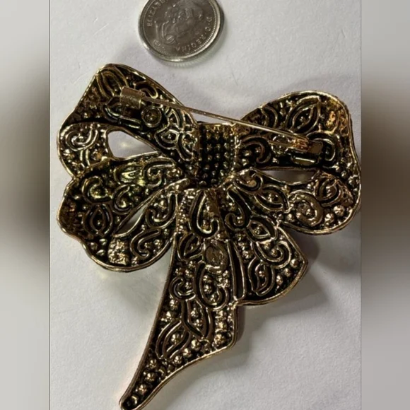 Glamorous Rhinestone Encrusted Brooch - Picture 4 of 4